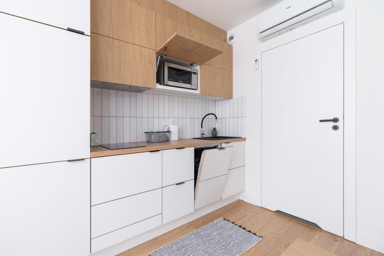 City Studio With Ac Czarnowiejska By Renters Krasków Exterior foto